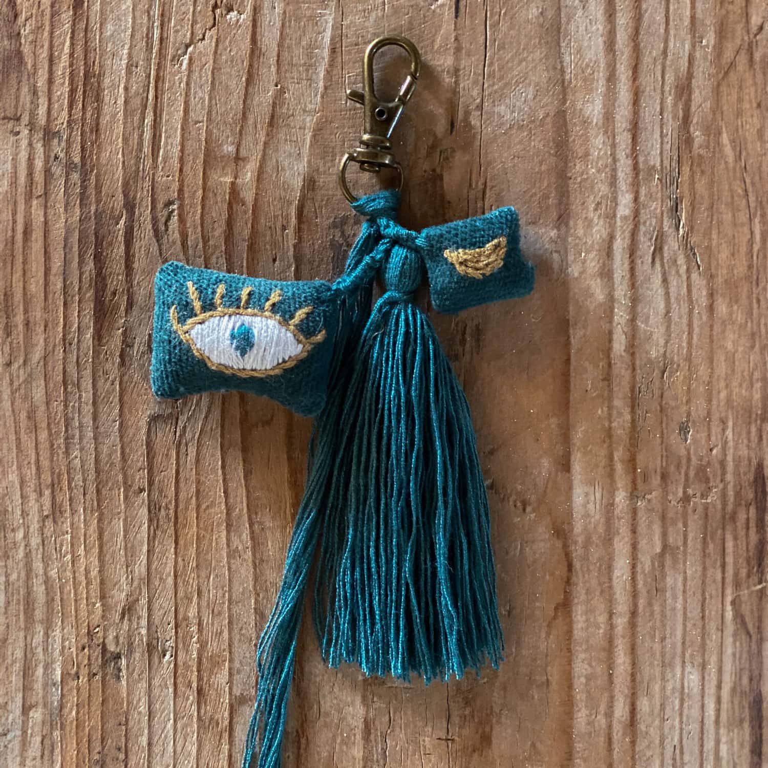 amulet-keychain-evil-eye-s022-teal-blue-02.jpg