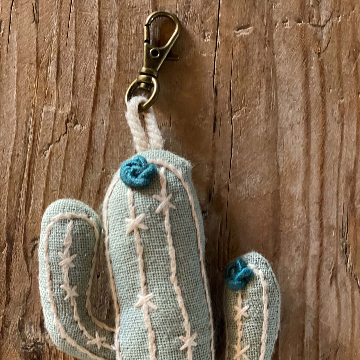 cactus-keychain-tc-s049-sage-green-02.jpg