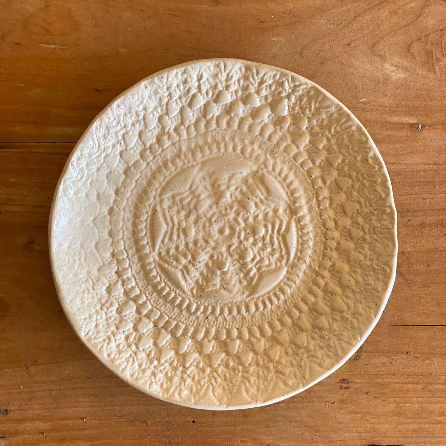 ceramic-crochet-plate-s000-natural-01.jpg