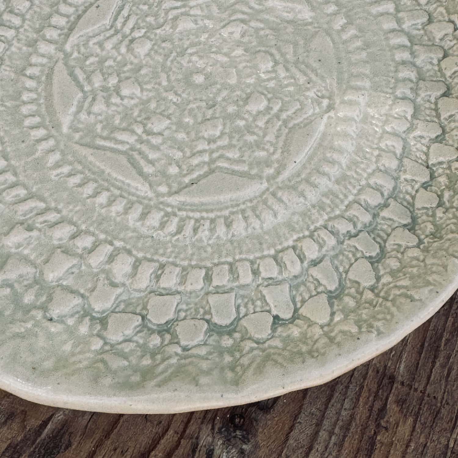 ceramic-crochet-plate-s019-silver-grey-04.jpg