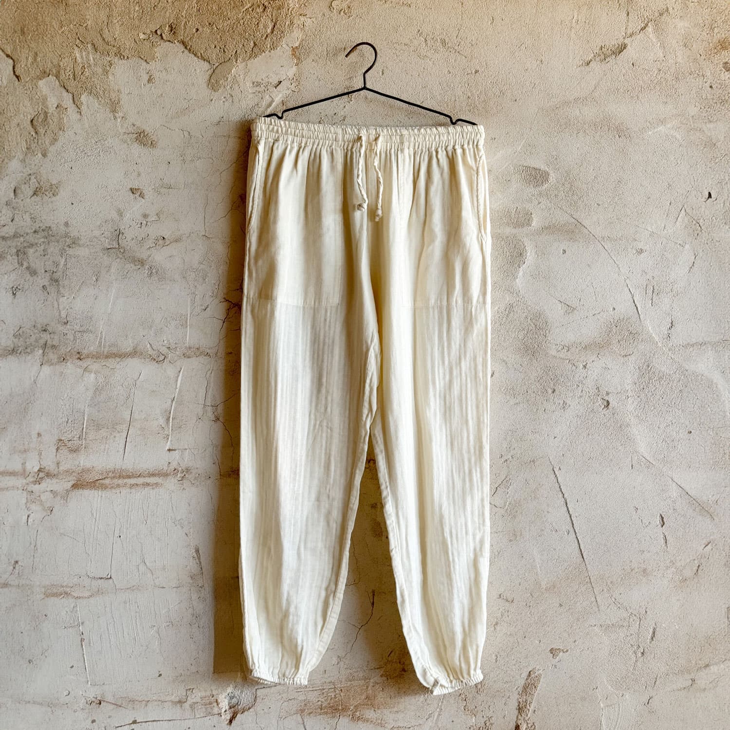 leo-pants-men-ds-s000-natural-01.jpg