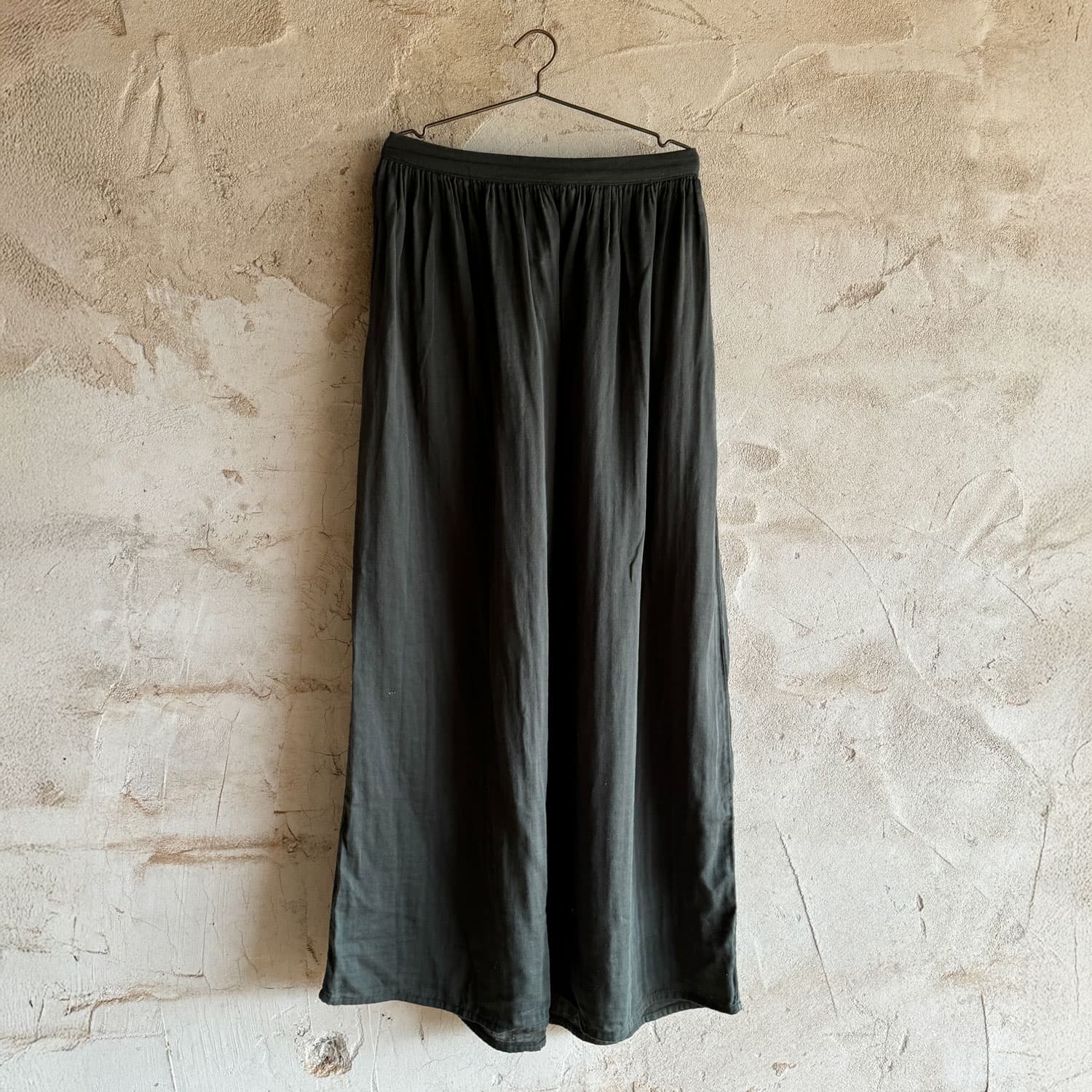 luma-long-skirt-women-ds-s021-dark-grey-green-01.jpg