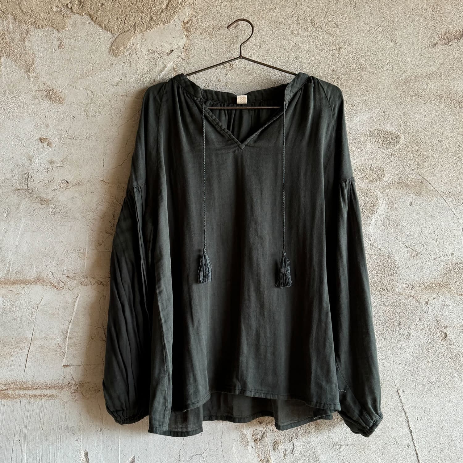 luma-shirt-women-ds-s021-dark-grey-green-01.jpg